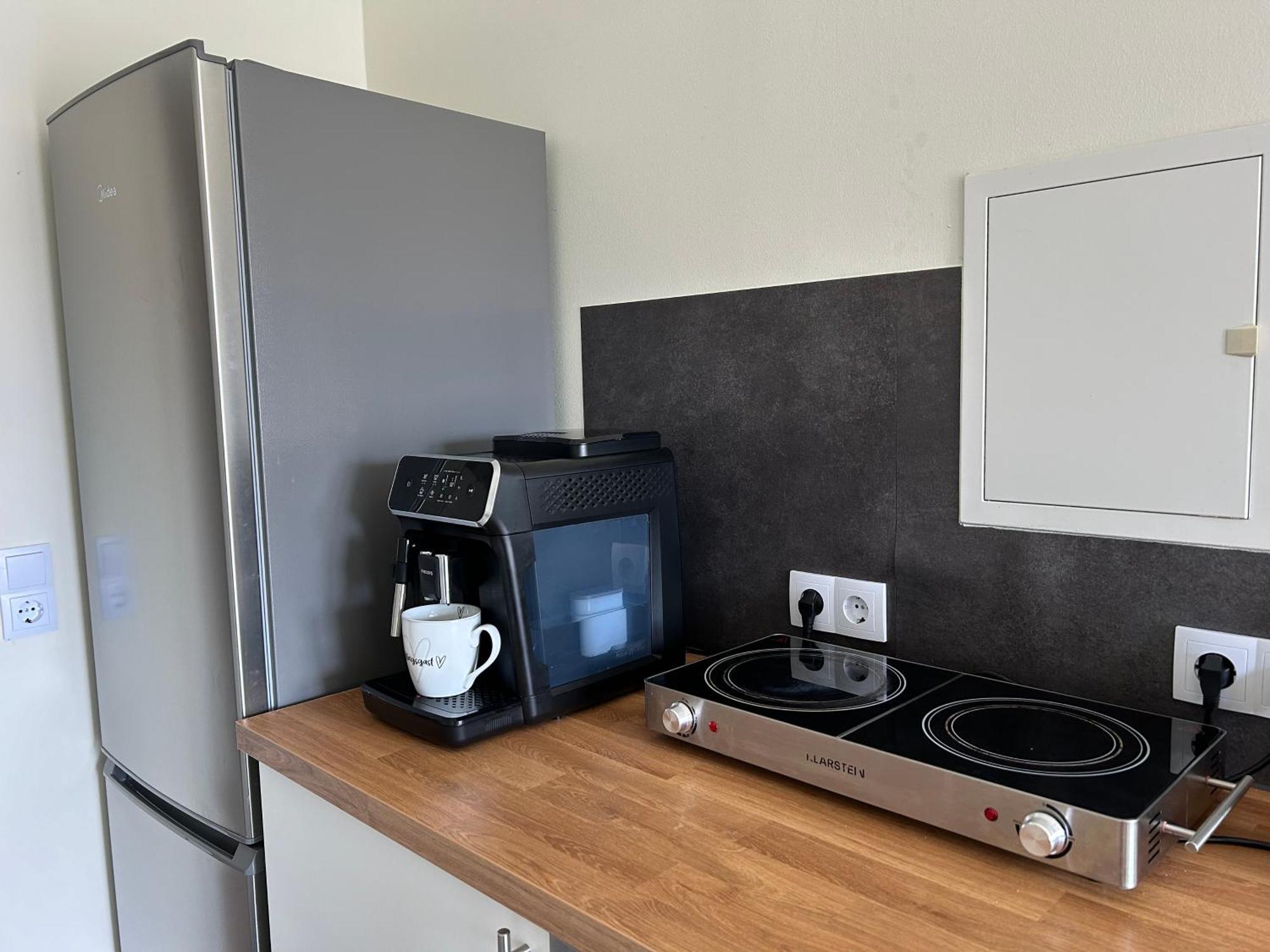 Schoene Neue 4 Zimmer Wohnung Mit Sued-Balkon Bis 8 Personen Naumburg  Buitenkant foto
