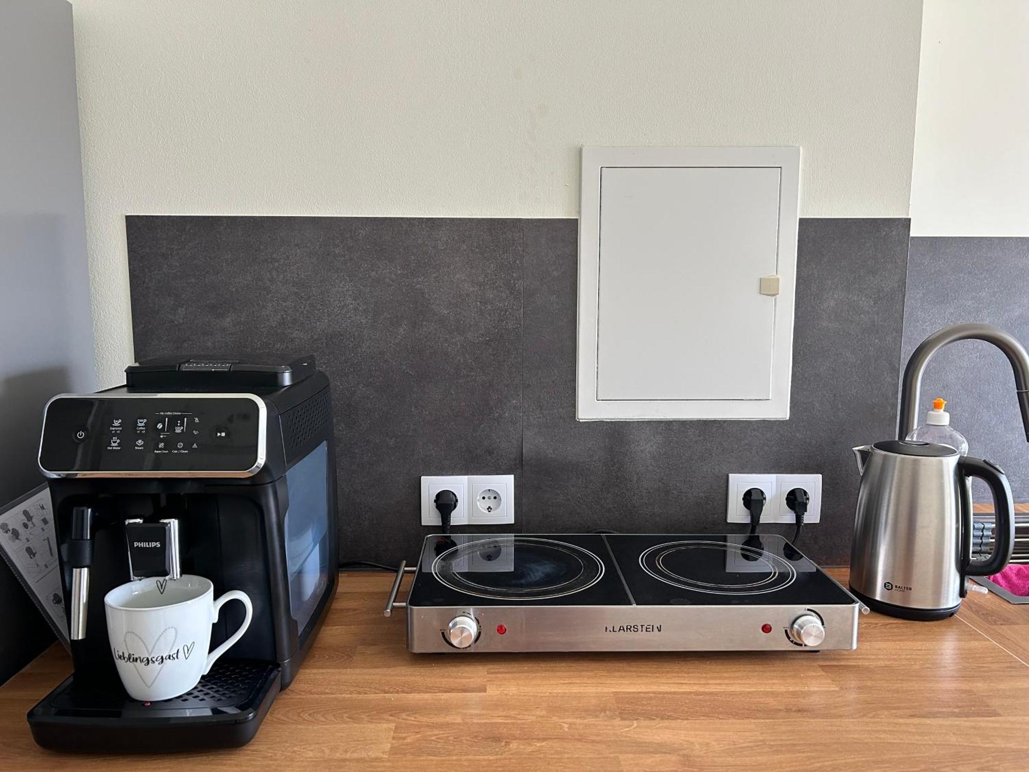 Schoene Neue 4 Zimmer Wohnung Mit Sued-Balkon Bis 8 Personen Naumburg  Buitenkant foto