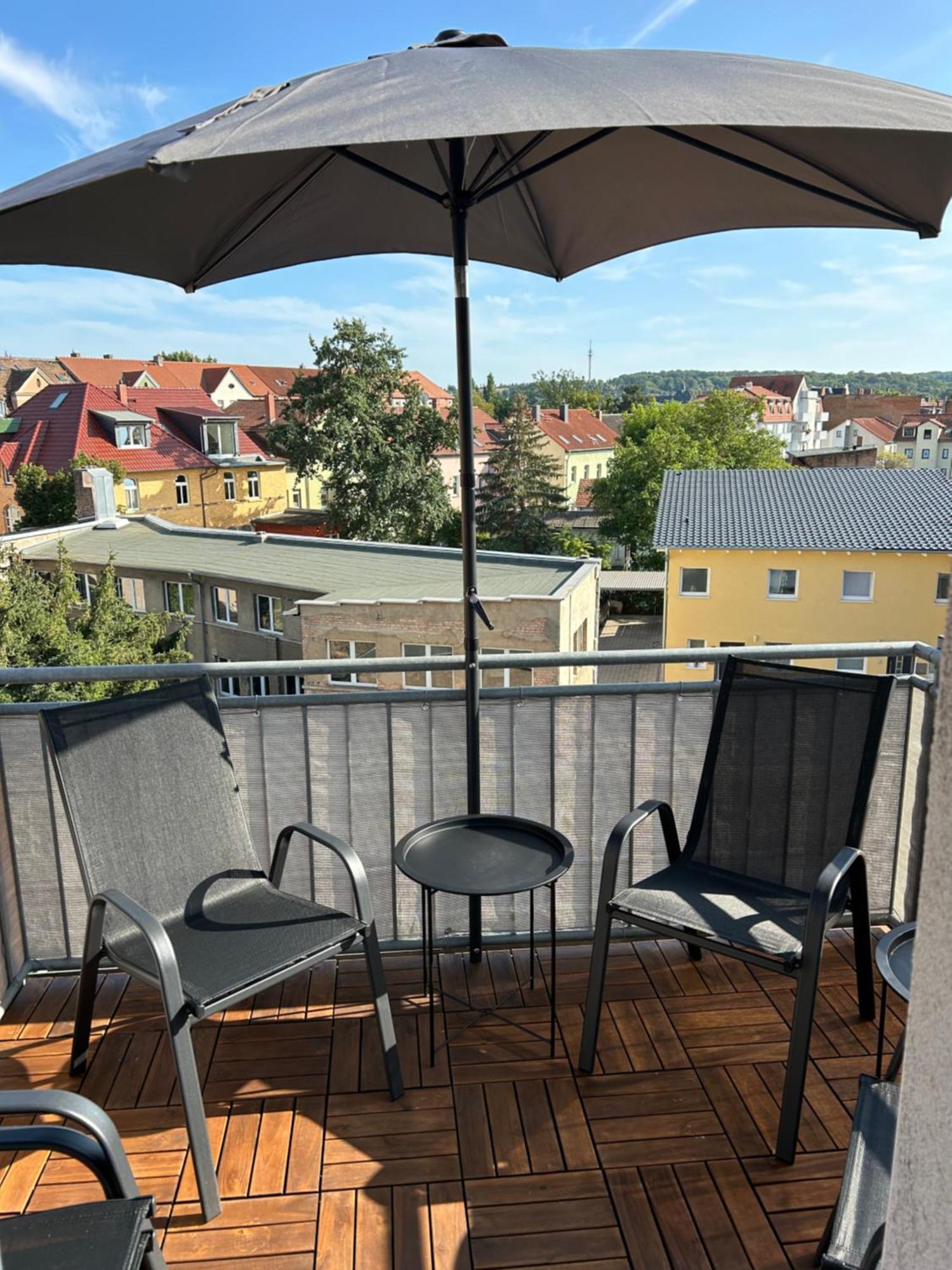 Schoene Neue 4 Zimmer Wohnung Mit Sued-Balkon Bis 8 Personen Naumburg  Buitenkant foto