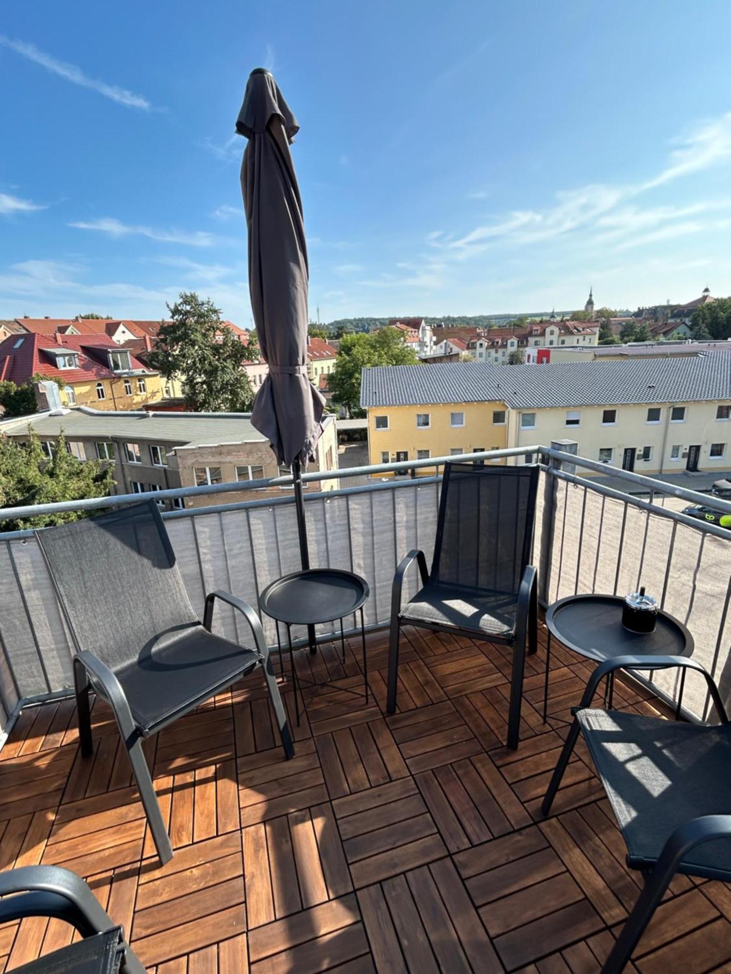Schoene Neue 4 Zimmer Wohnung Mit Sued-Balkon Bis 8 Personen Naumburg  Buitenkant foto