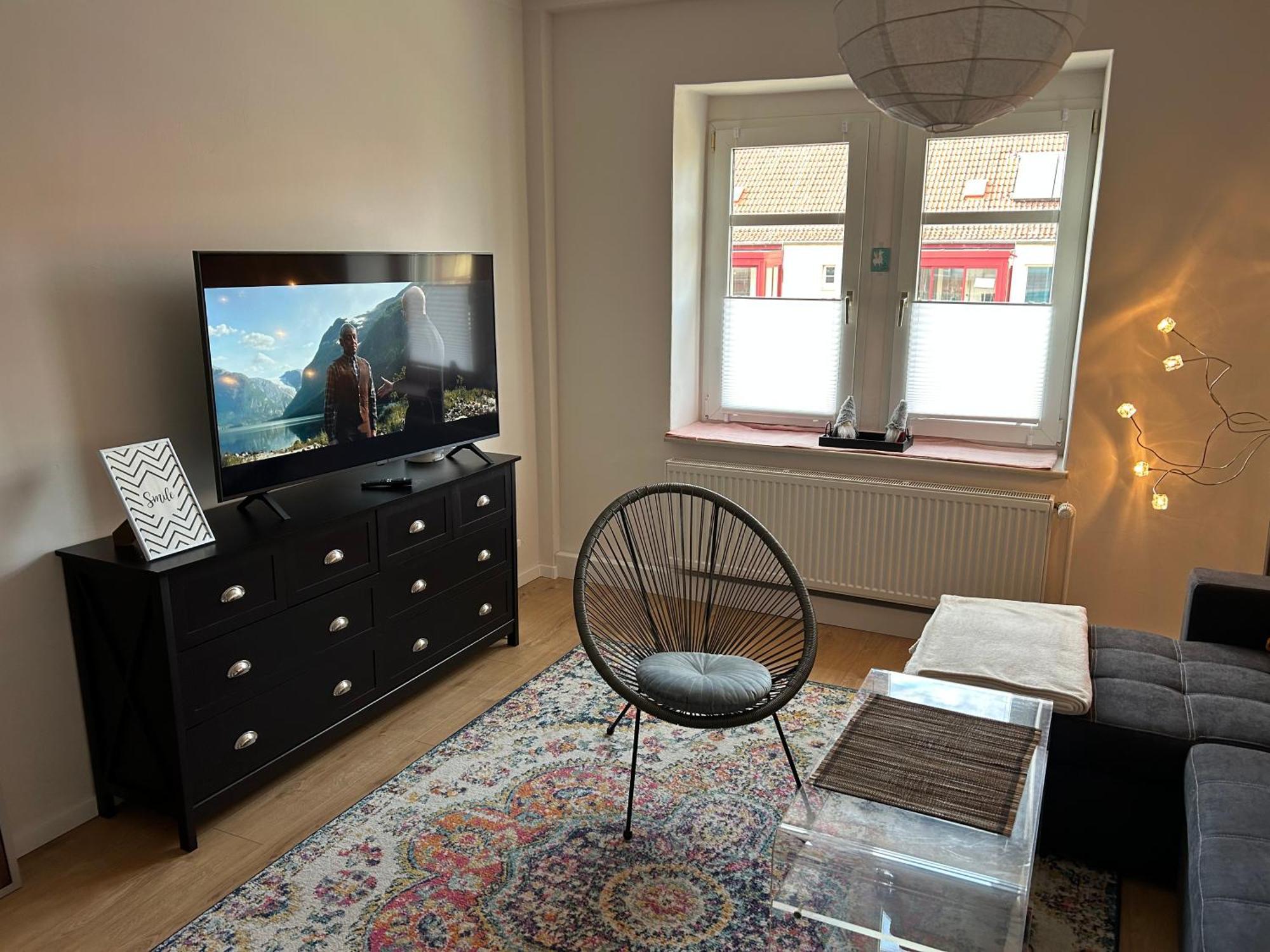 Schoene Neue 4 Zimmer Wohnung Mit Sued-Balkon Bis 8 Personen Naumburg  Buitenkant foto
